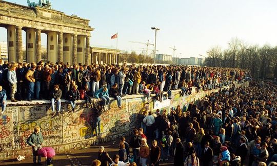 [Pád berlín...]